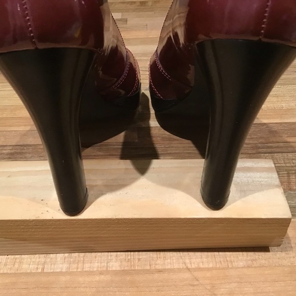 Nicole “Misty” heels. Lattice work peep toes. Size 8.5 M. - Picture 4 of 9